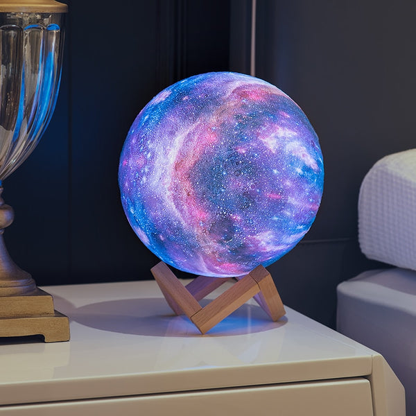 Galaxy Licht Lampe mit Holzständer