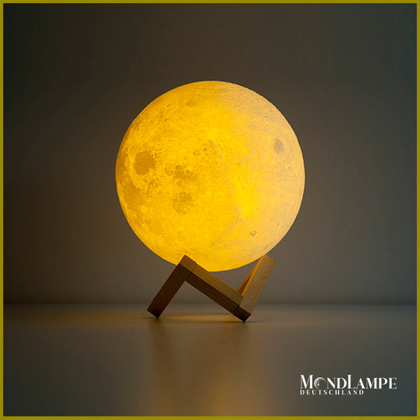 Mondlampe 18cm mittlere Größe mit Holzständer Gelb