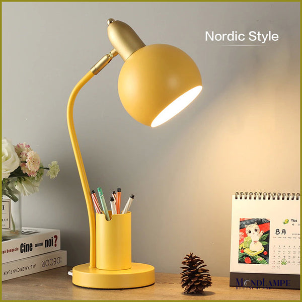 Schreibtischlampe aus Eisen im nordischen Stil