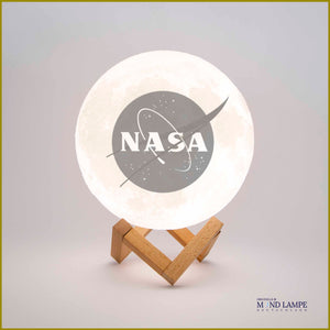 3D Mond Lampe mit Bild des Nasa-Logos